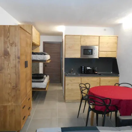 Petite Maison Larice * פילה